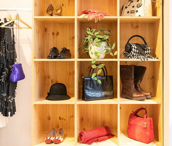 Secondhand Accessoires und Schuhe im carla Stephansplatz